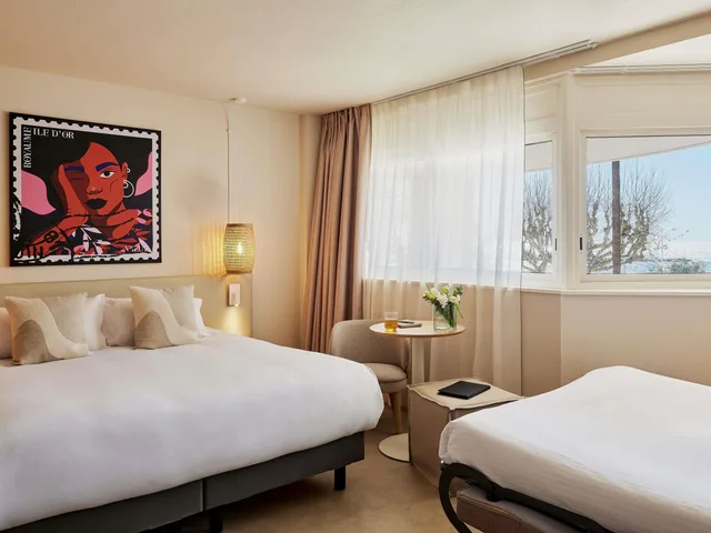 جناح جونيور بسرير مزدوج بإطلالة على البحر مع أريكة، Mercure St Raphael Centre Plage 5/10