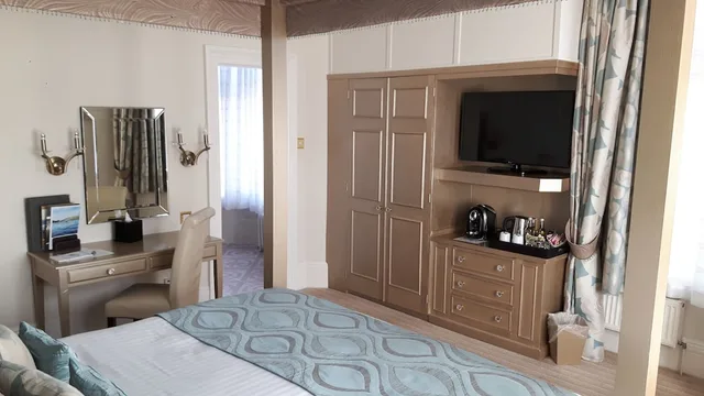 جناح ديلوكس بسرير كينج، Burlington Hotel, Bw Premier Collection 4/6