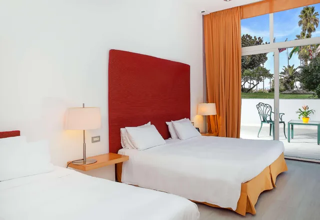 غرفة عائلية بإطلالة على الحديقة، Hilton Sorrento Palace 1/3