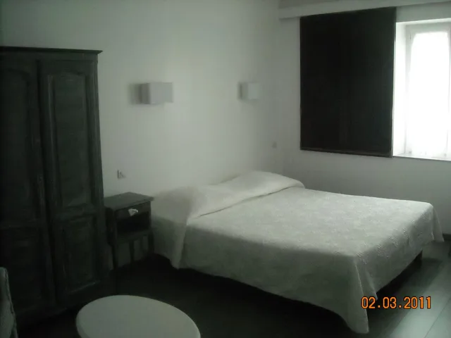 غرفة سوبيريور ثلاثية، P'TIT DEJ-HOTEL MARTIGUES LE 5 1/5