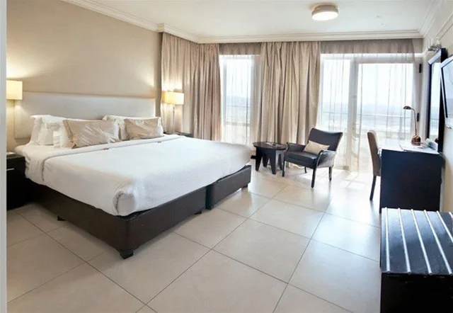 غرفة ديلوكس رباعية بإطلالة على البحر، Blue Waters Hotel 1/1