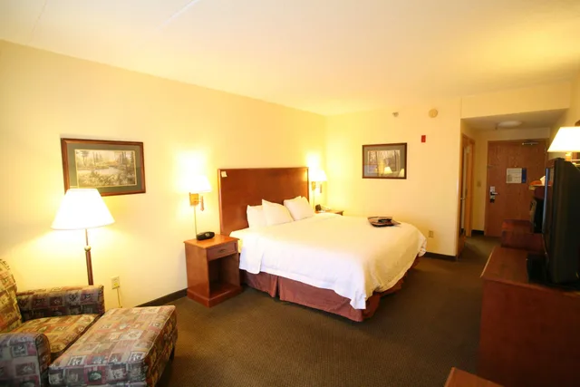 غرفة بسرير مزدوج، SouthShore Hotel on Lake Bemidji, Trademark Coll by Wyndham 3/4