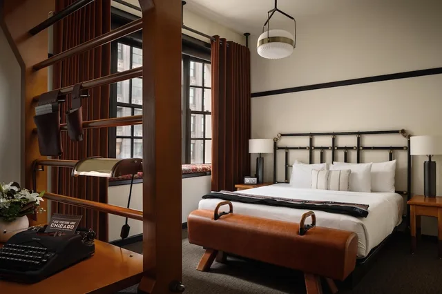 جناح جونيور بسرير كينج، Chicago Athletic Association 2/4