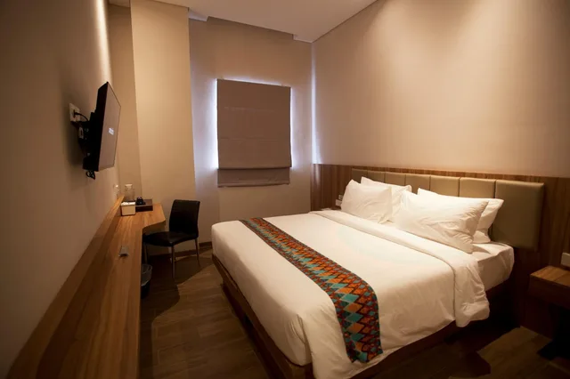غرفة ديلوكس بسرير كينج، W Three Style Hotel Makassar 2/2