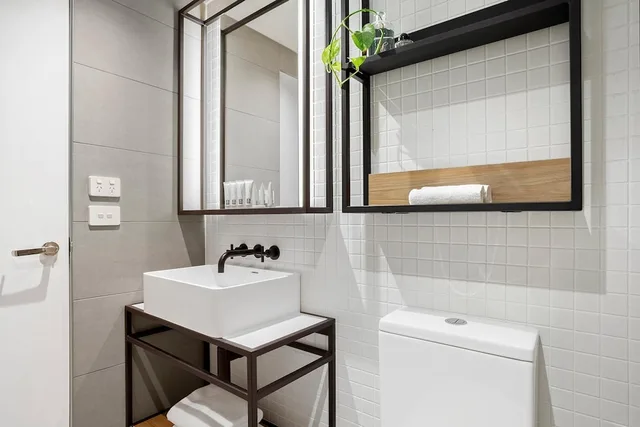 Yarra, Premium, King Bed, River View، Vibe Hotel Melbourne 7/7