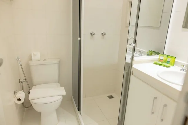 جناح كومفورت بسرير مزدوج وسريرين منفصلين بغرفتي نوم، Angra Beach Hotel 1/3