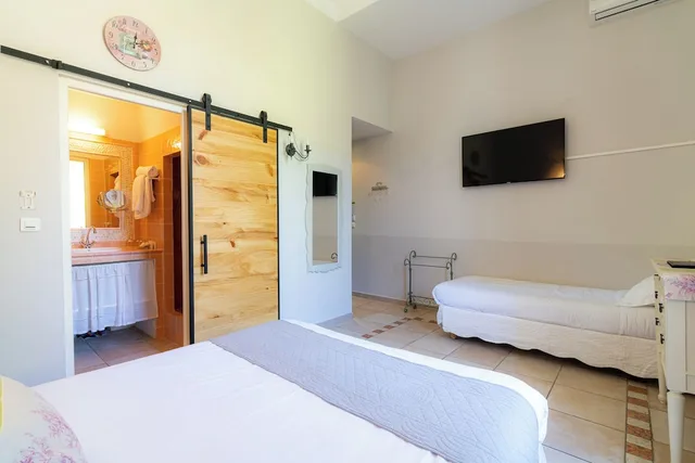 Room, Triple, 1 Queen and 1 Single Bed, Hill Side، L Orangeraie Hotel 1/4