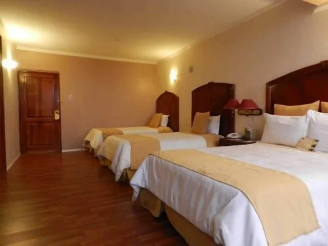 غرفة تقليدية رباعية بإطلالة على المدينة بحمام خاص، Hotel Libertador 1/2