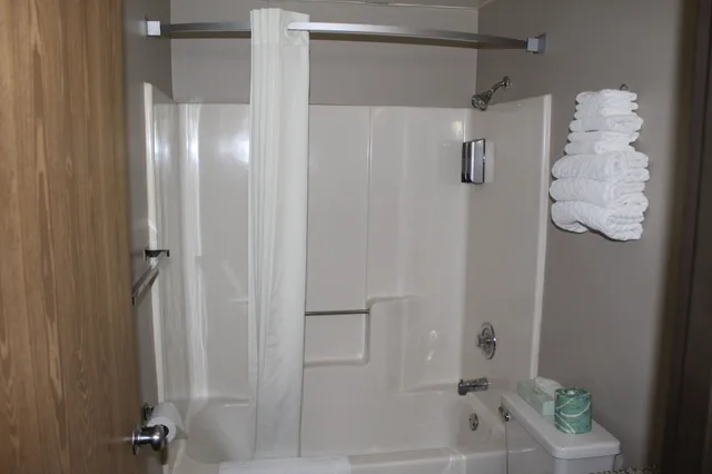 غرفة بسرير كينج، Super 8 by Wyndham Bridgeview/Chicago Area 4/4