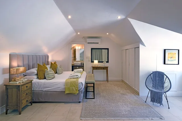 Tree Top, King Bed، Ashbourne House Guest House 1/5