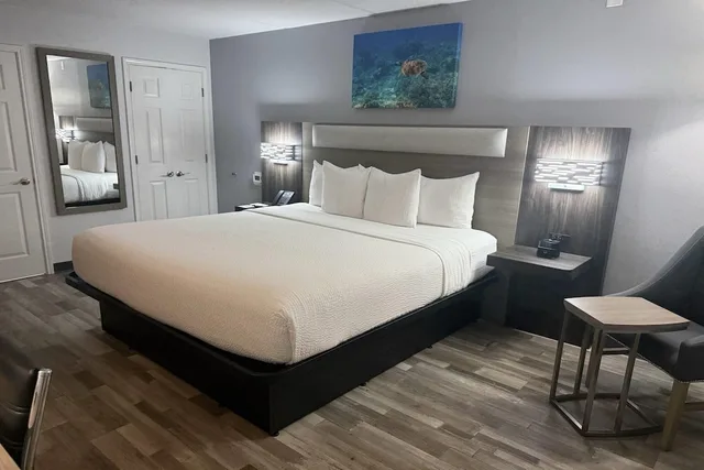 غرفة ديلوكس بسرير كينج لذوي الإعاقة، La Quinta Inn by Wyndham San Diego Chula Vista 2/6
