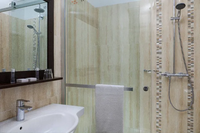غرفة قياسية بسريرين منفصلين، Hotel the Originals Paris Sud Orly Draveil 3/3