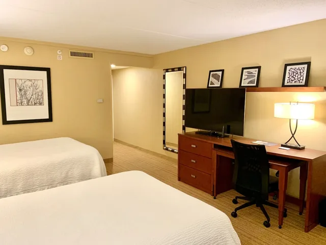 غرفة بسريرين مزدوجين لذوي الإعاقة، Courtyard by Marriott Buffalo Amherst/University 3/5