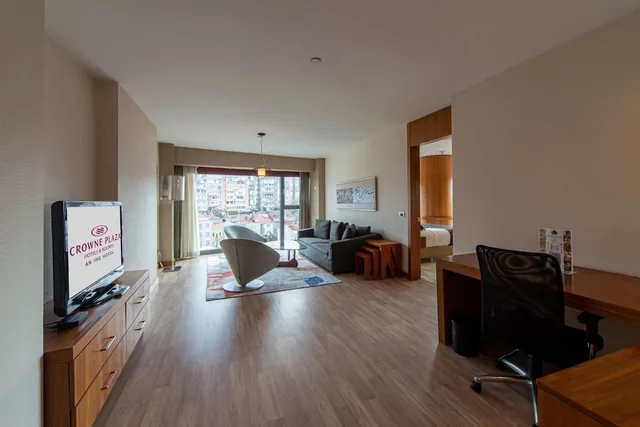 1 Bedroom, Suite, Single Bed, Crowne Plaza Istanbul Harbiye Hotel 4/10
