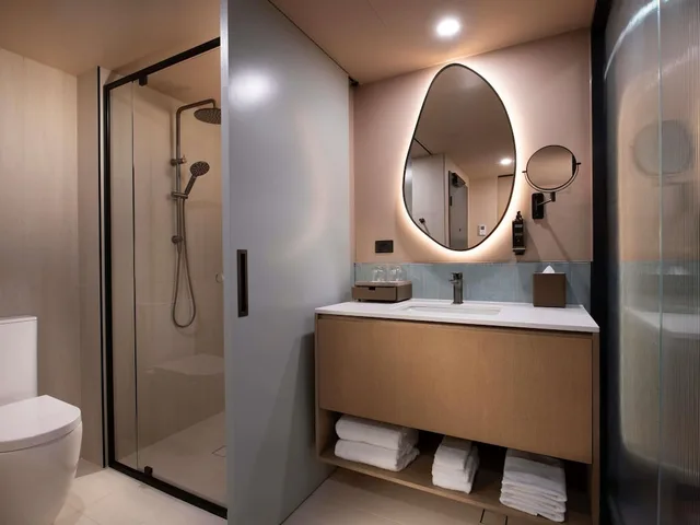 Executive, King Bed, Mercure Melbourne La Trobe Street 7/10