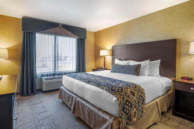 جناح بسرير كينج بحوض استحمام لذوي الإعاقة، Best Western Plus Ponderay Mountain Lodge 4/6