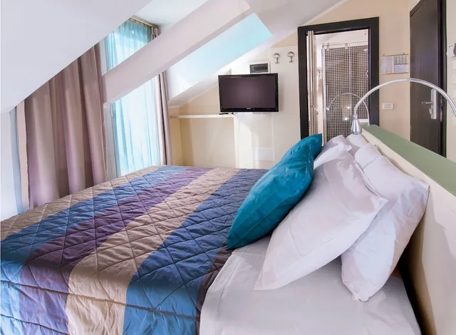 Superior, Double Bed, Hotel St. Moritz 4/9