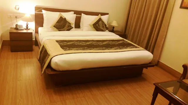 غرفة بريميوم بسرير كينج، Tavisha Villa Gurgaon 2/8