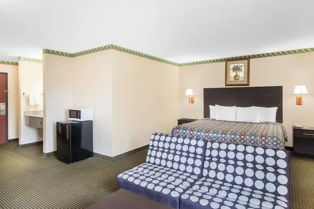 غرفة قياسية بسرير كينج، Days Inn by Wyndham Sullivan 3/4