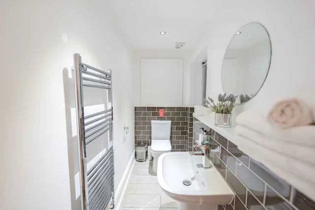 Garden, Deluxe, Studio, Suite, King Bed، Edinburgh Castle Apartments And Suites 5/5