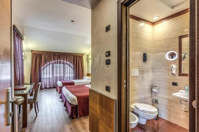غرفة ثلاثية بسرير كوين وسرير فردي، Kolbe Hotel Rome 6/6