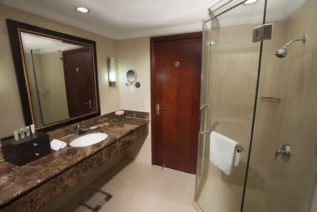 غرفة ديلوكس بسرير كينج، Courtyard Shanghai Pudong 4/6