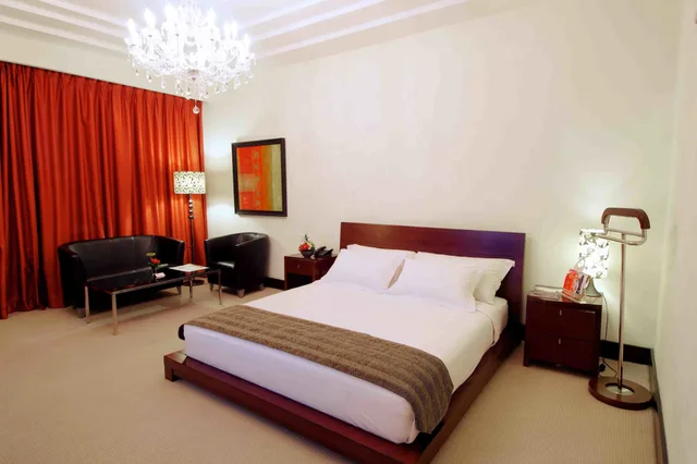 Suite, King Bed, Merlynn Park Hotel 3/10