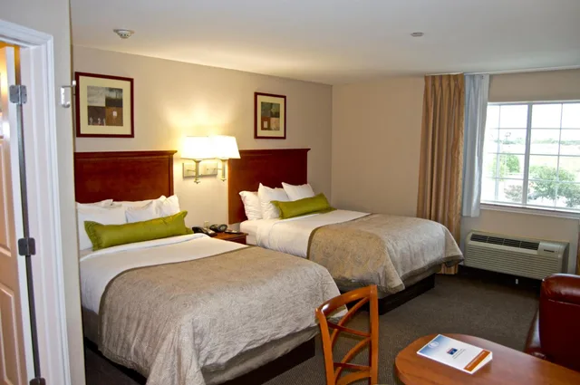 Room, 2 Double Beds, Bathtub, Accessible, Candlewood Suites Victoria 1/4