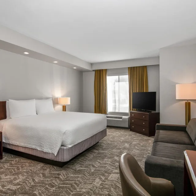 جناح بسرير كوين مع أريكة بحوض استحمام لذوي الإعاقة، Springhill Suites Phoenix Glendale Sports And Entertainment District 3/10