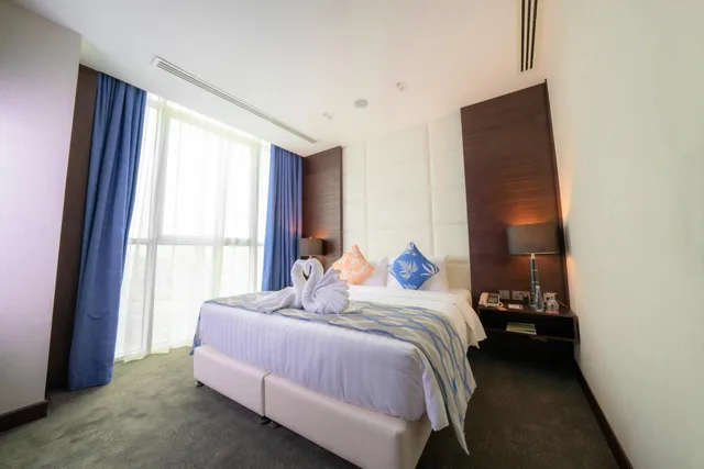 Diplomat, Suite, King Bed, Ramada Encore Hotel by Wyndham Doha 4/10