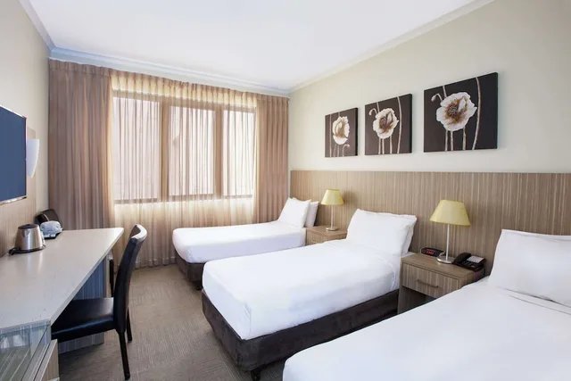 Deluxe, Triple, 3 Beds, Metro Hotel Marlow Sydney Central 3/5