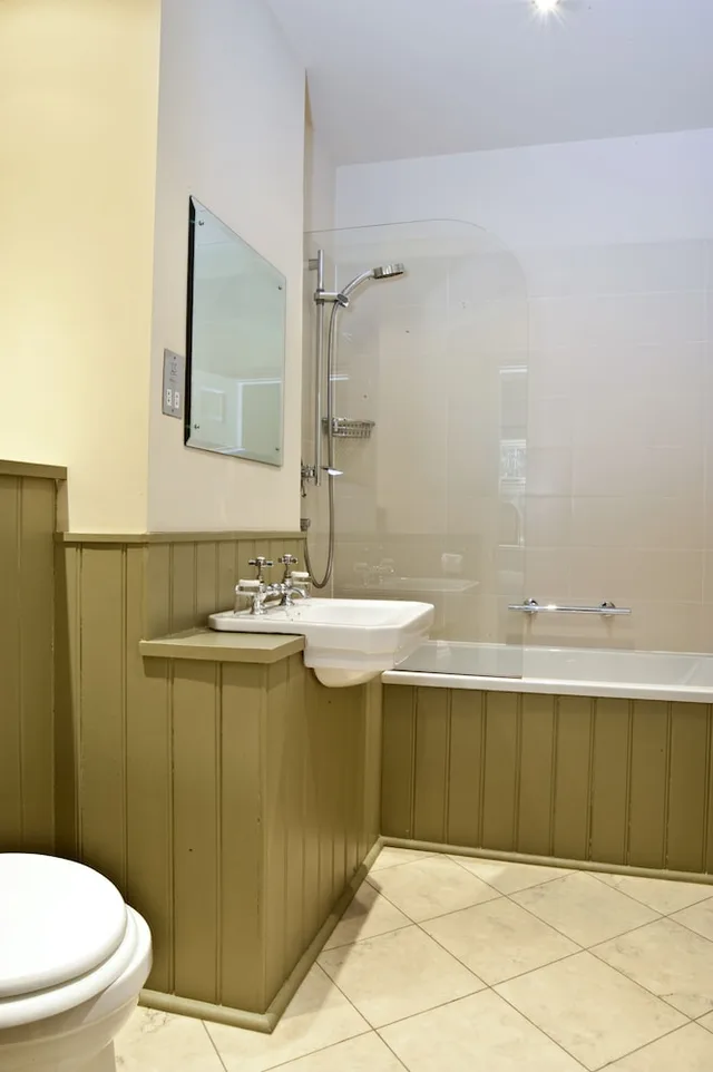 غرفة عائلية بسرير كينج وسرير بطابقين، Cuckoo Brow Inn 4/4