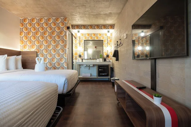غرفة قياسية بسريرين مزدوجين، The Alice Hotel 1/5