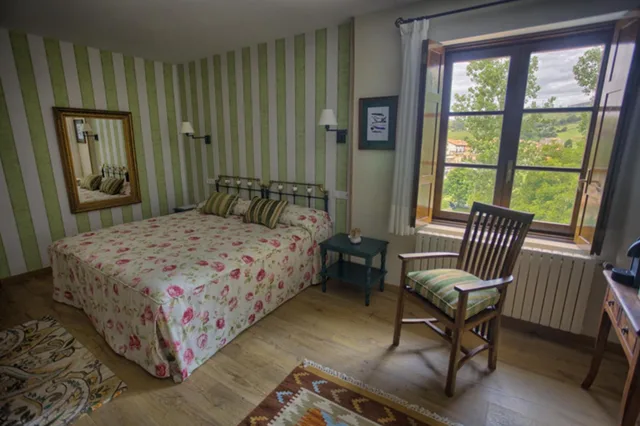 غرفة بسرير مزدوج أو سريرين منفصلين، Hotel Colonial de Santillana 5/10
