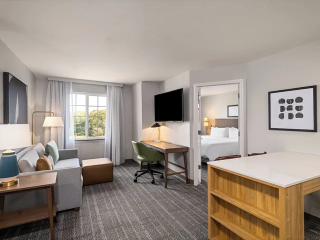 جناح بسرير كينج وسريرين كوين بغرفتي نوم بمطبخ، STAYBRIDGE SUITES ROCHESTER - UNIVERSITY 4/5