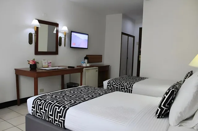 غرفة قياسية بسريرين منفصلين، LAS PALMAS HOTEL DE MANILA 6/8