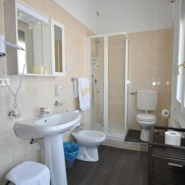 غرفة رباعية، Hotel Sole Mare 5/7