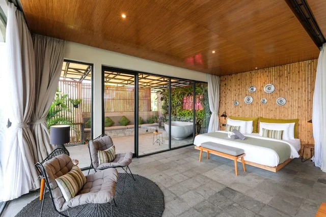 Luxury, King Bed, Ocean Front, Sofa، The Elementum 1/2