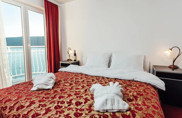 Superior, Double Bed, Sea View, Azzurro Hotel Bijela, Herceg Novi 6/10