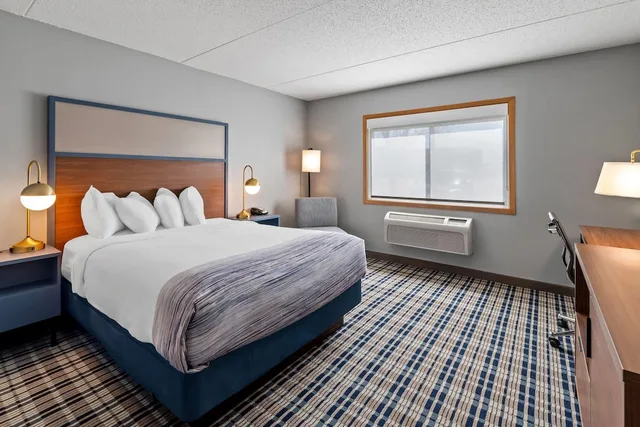 Room, Queen Bed, AmericInn by Wyndham Crookston U of M Crookston 4/7