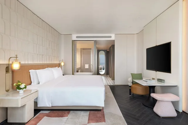 غرفة بريميوم بسرير كينج بإطلالة على النهر، TFT Chongqing, Vignette Collection by IHG 2/6