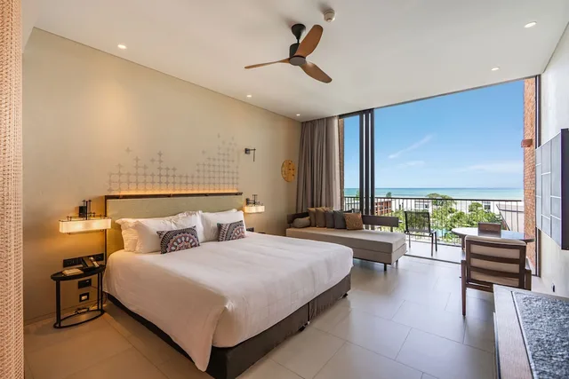 غرفة ديلوكس بسرير كينج بإطلالة على البحر، Pullman Khao Lak Resort 1/4