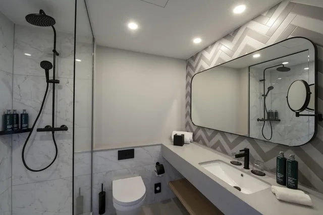 جناح جونيور بسرير كينج، DoubleTree by Hilton Berlin Ku’damm 3/3