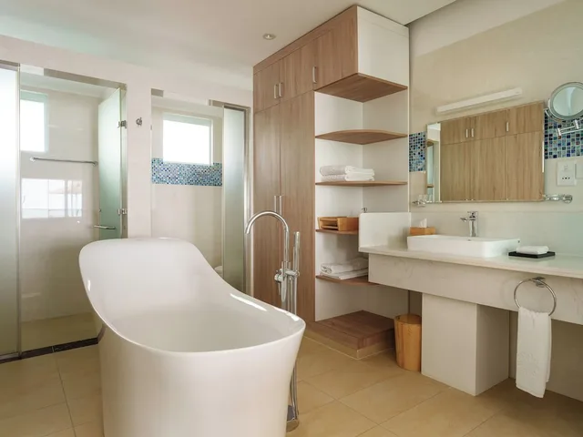 2 Bedrooms, Lagoon Villa, 1 King and 1 Single Beds, with Pool، Siyam World 2/2