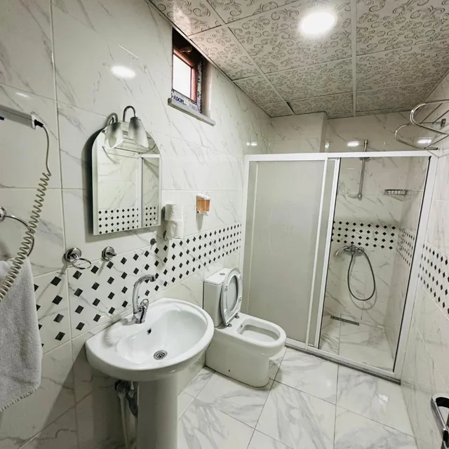 سكن مشترك مختلط، Toprak Hotel 3/3