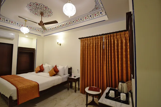 Deluxe, Double Bed, Hotel Umaid Residency 5/10