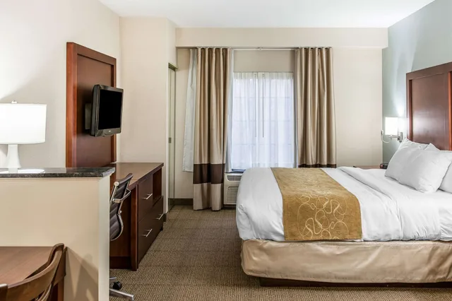 جناح بسرير كينج بحوض جاكوزي، Comfort Suites Ocean City West 3/5