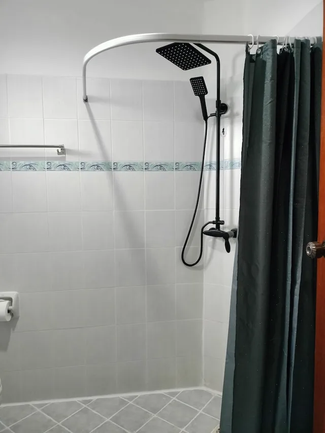 شقة بسريرين كينج بإطلالة على المسبح بشرفة بغرفتي نوم، Sai Rougn Residence 10/10