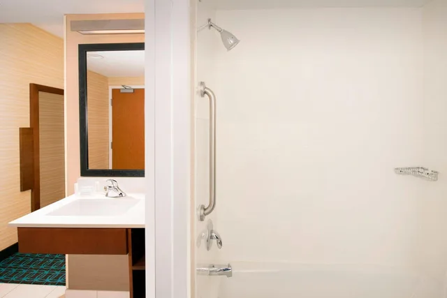 Suite, King Bed, Large, Fairfield Inn & Suites by Marriott Albany East Greenbush 4/5