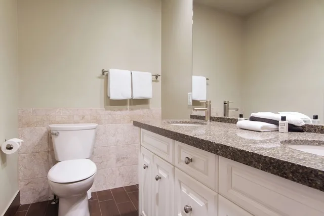 1 Bedroom, Condo, Loft, Twin Beds, King Bed, Sofa, Hot Tub، Village Gate House by Whiski Jack 7/10